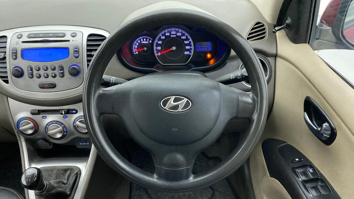 2014 Hyundai i10 SPORTZ 1.1, Petrol, Manual, 87,796 km, Steering Wheel Close Up