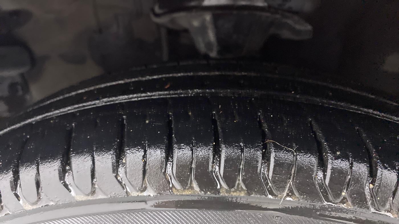 2014 Hyundai i10 SPORTZ 1.1, Petrol, Manual, 87,796 km, Left Front Tyre Tread