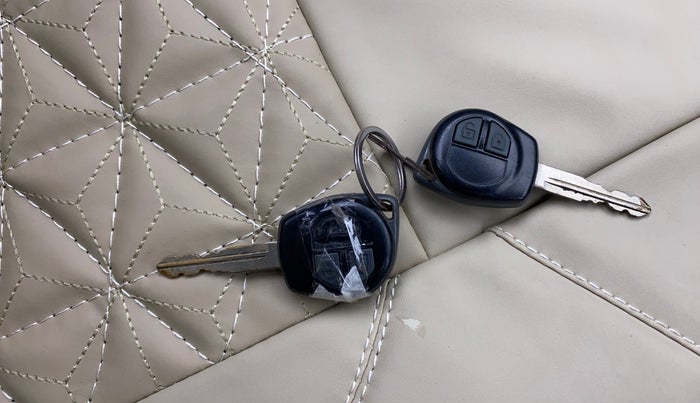 2016 Maruti Wagon R 1.0 VXI (O) AMT, Petrol, Automatic, 36,236 km, Key Close Up