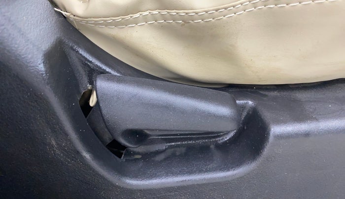 2016 Maruti Wagon R 1.0 VXI (O) AMT, Petrol, Automatic, 36,236 km, Driver Side Adjustment Panel