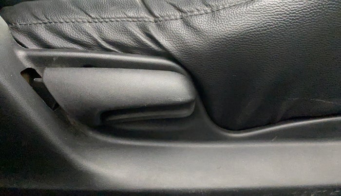 2017 Maruti Swift VXI OPT, Petrol, Manual, 1,31,109 km, Driver Side Adjustment Panel