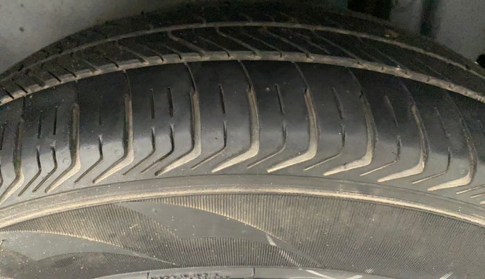 2017 Maruti Swift VXI OPT, Petrol, Manual, 1,31,109 km, Left Rear Tyre Tread