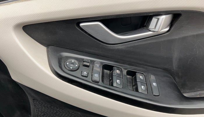 2022 Hyundai Creta SX EXECUTIVE 1.5 PETROL, Petrol, Manual, 79,869 km, Driver Side Door Panels Control