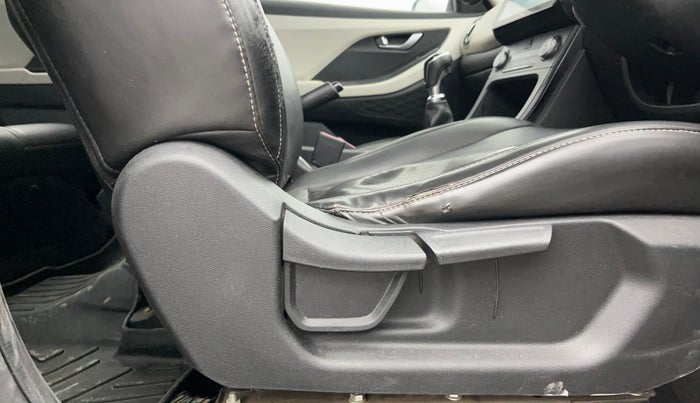 2022 Hyundai Creta SX EXECUTIVE 1.5 PETROL, Petrol, Manual, 79,869 km, Driver Side Adjustment Panel