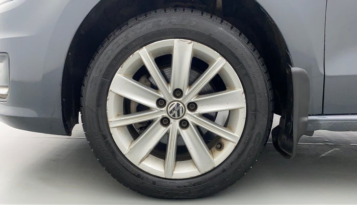 2017 Volkswagen Vento HIGHLINE 1.2 TSI AT, Petrol, Automatic, 68,162 km, Left Front Wheel