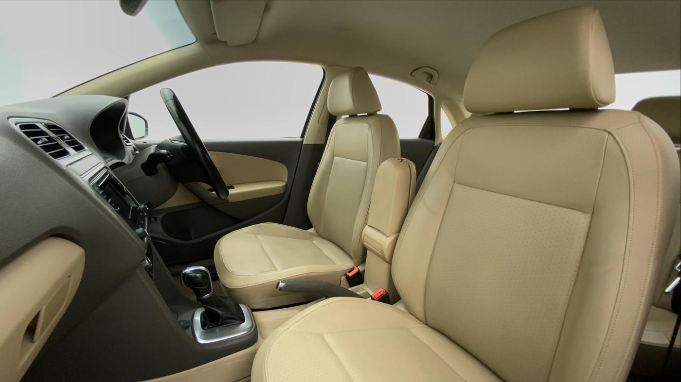2017 Volkswagen Vento HIGHLINE 1.2 TSI AT, Petrol, Automatic, 68,162 km, Right Side Front Door Cabin