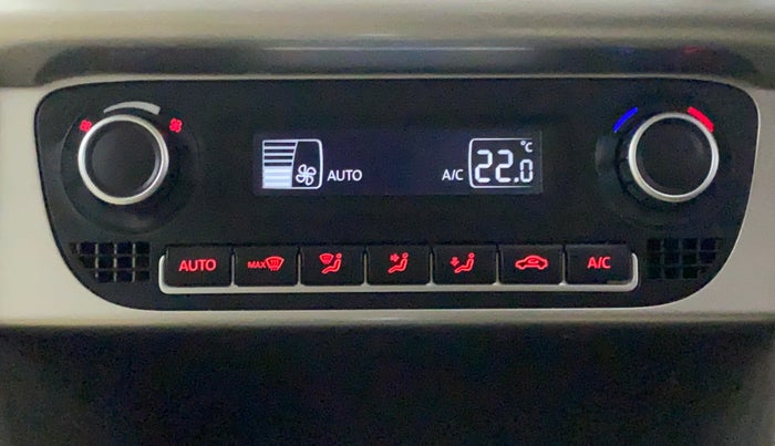 2017 Volkswagen Vento HIGHLINE 1.2 TSI AT, Petrol, Automatic, 68,162 km, Automatic Climate Control