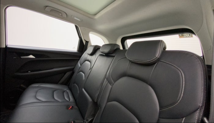 2019 MG HECTOR SHARP 1.5 DCT PETROL, Petrol, Automatic, 37,774 km, Right Side Rear Door Cabin