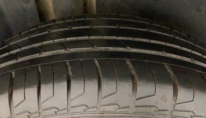 2019 MG HECTOR SHARP 1.5 DCT PETROL, Petrol, Automatic, 37,774 km, Right Rear Tyre Tread