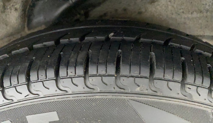 2011 Hyundai i10 SPORTZ 1.2 KAPPA2, Petrol, Manual, 57,030 km, Left Rear Tyre Tread
