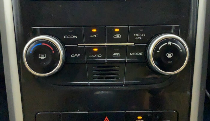 2019 Mahindra XUV500 W7 FWD, Diesel, Manual, 17,141 km, Automatic Climate Control