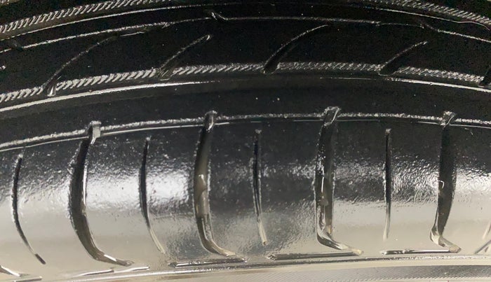 2016 Maruti Wagon R 1.0 VXI AMT, Petrol, Automatic, 44,793 km, Left Front Tyre Tread