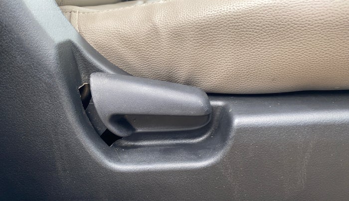 2016 Maruti Wagon R 1.0 VXI AMT, Petrol, Automatic, 44,793 km, Driver Side Adjustment Panel