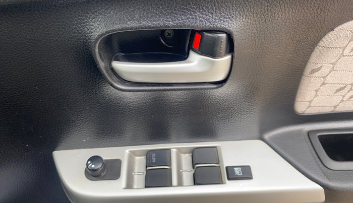 2016 Maruti Wagon R 1.0 VXI AMT, Petrol, Automatic, 44,793 km, Driver Side Door Panels Control