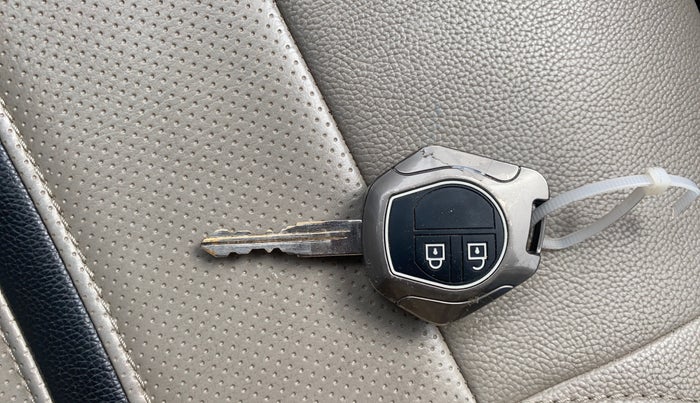 2016 Maruti Wagon R 1.0 VXI AMT, Petrol, Automatic, 44,793 km, Key Close Up