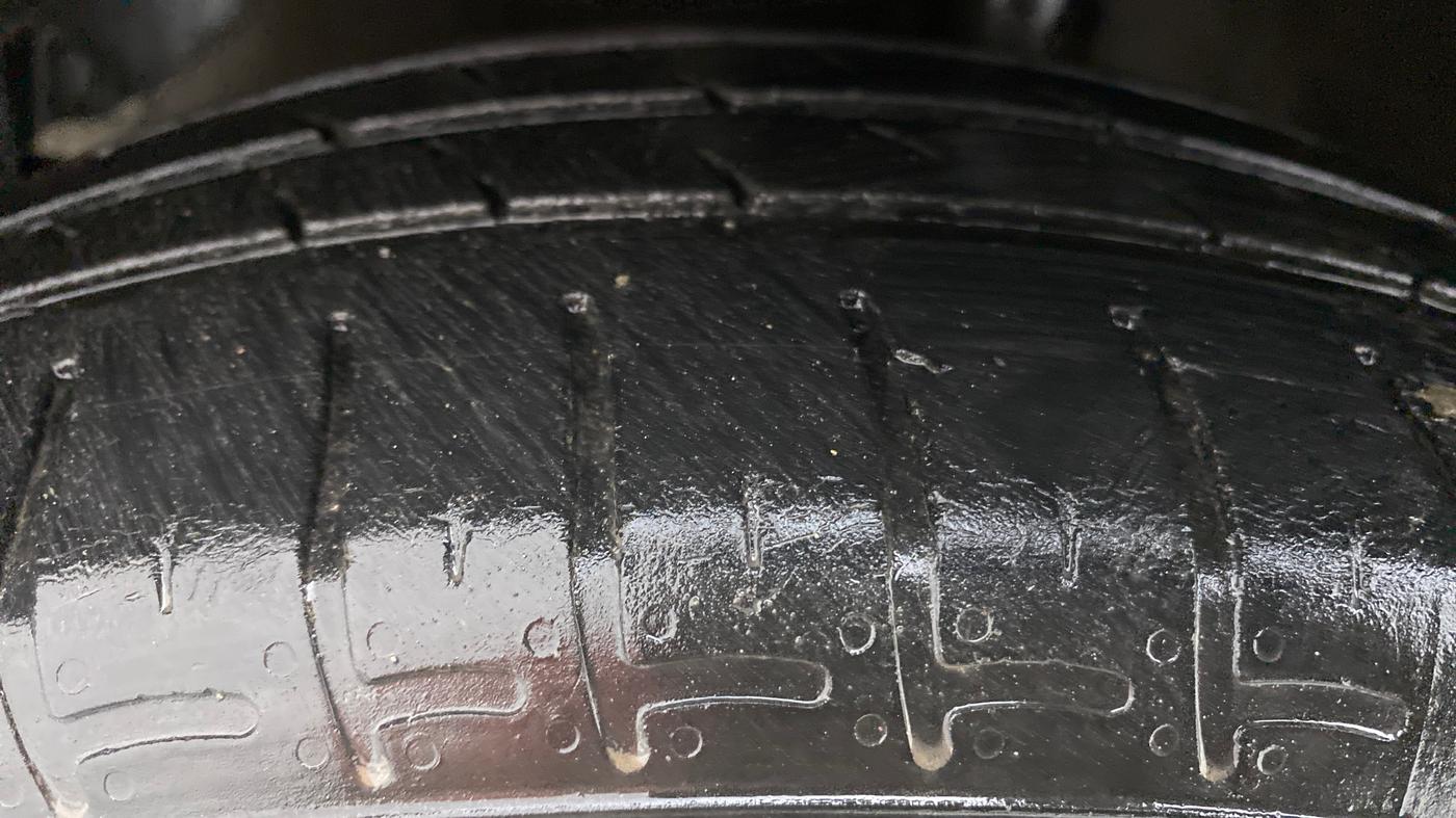 2020 Hyundai GRAND I10 NIOS SPORTZ CNG MT, CNG, Manual, 54,905 km, Left Front Tyre Tread