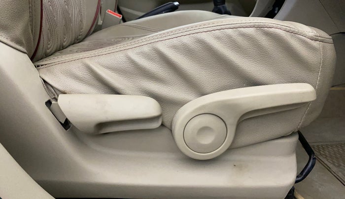 2017 Maruti Ciaz DELTA 1.4 MT PETROL, Petrol, Manual, 63,096 km, Driver Side Adjustment Panel