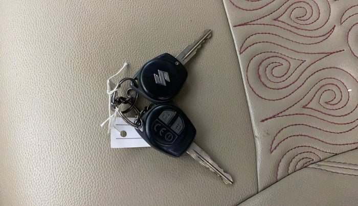 2017 Maruti Ciaz DELTA 1.4 MT PETROL, Petrol, Manual, 63,096 km, Key Close Up