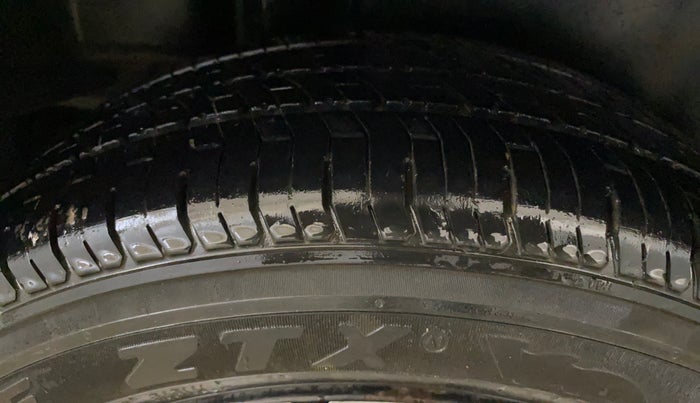 2017 Maruti Ciaz DELTA 1.4 MT PETROL, Petrol, Manual, 63,096 km, Right Rear Tyre Tread