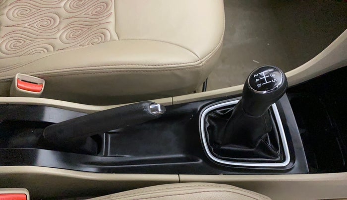 2017 Maruti Ciaz DELTA 1.4 MT PETROL, Petrol, Manual, 63,096 km, Gear Lever