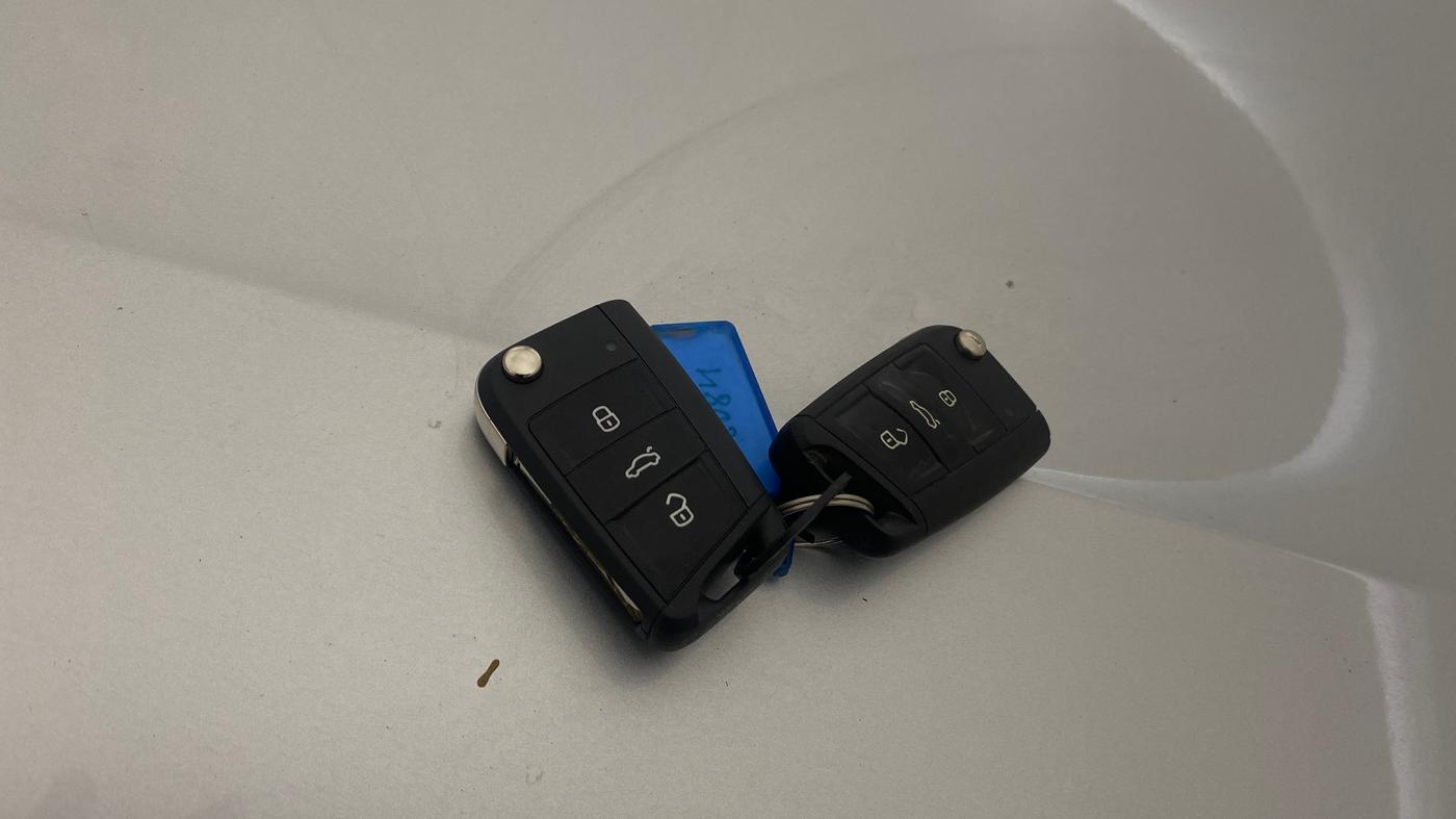 2023 Skoda KUSHAQ STYLE 1.0L TSI AT (6 AIRBAGS), Petrol, Automatic, 30,962 km, Key Close Up