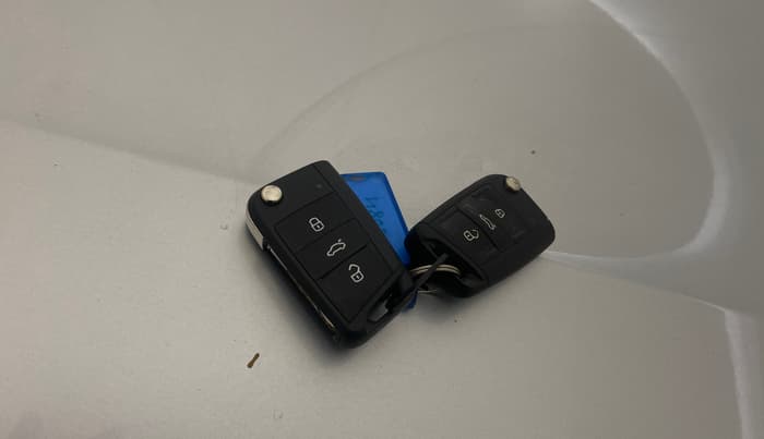 2023 Skoda KUSHAQ STYLE 1.0L TSI AT (6 AIRBAGS), Petrol, Automatic, 30,962 km, Key Close Up