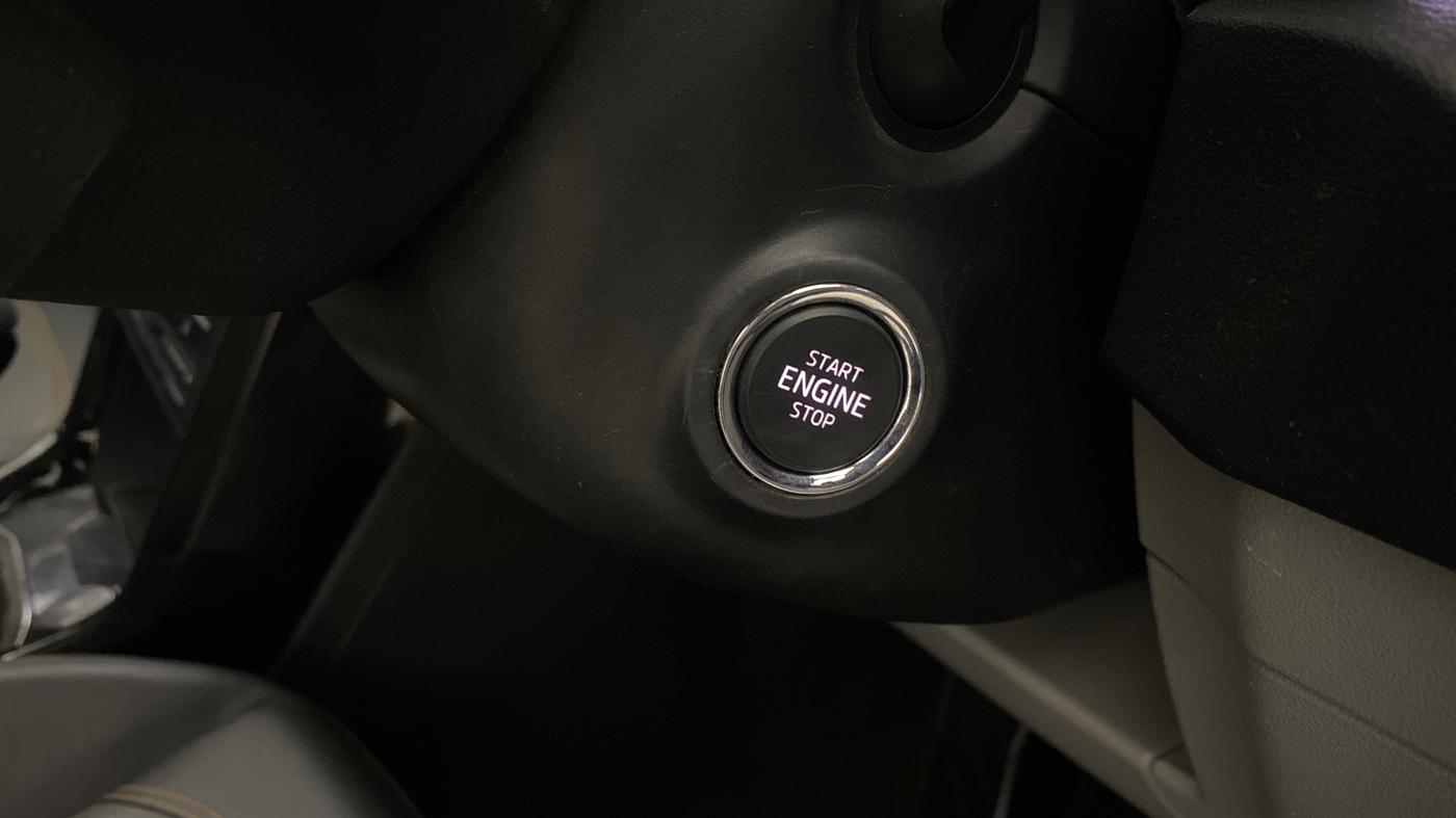 2023 Skoda KUSHAQ STYLE 1.0L TSI AT (6 AIRBAGS), Petrol, Automatic, 30,962 km, Keyless Start/ Stop Button