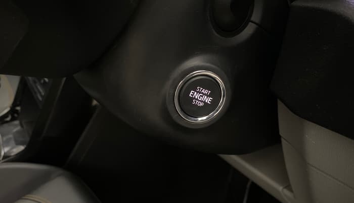 2023 Skoda KUSHAQ STYLE 1.0L TSI AT (6 AIRBAGS), Petrol, Automatic, 30,962 km, Keyless Start/ Stop Button