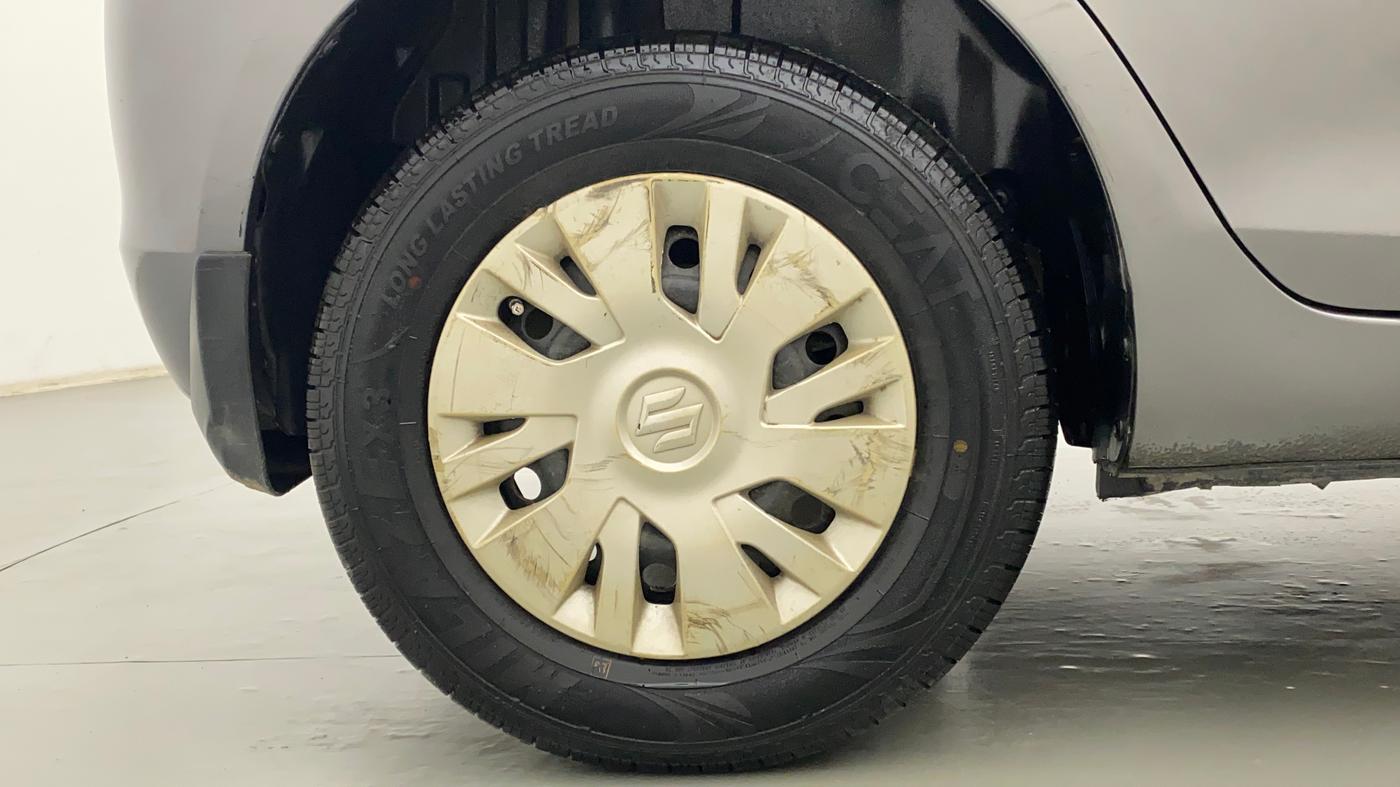 2013 Maruti Swift VXI, Petrol, Manual, 80,824 km, Right Rear Wheel