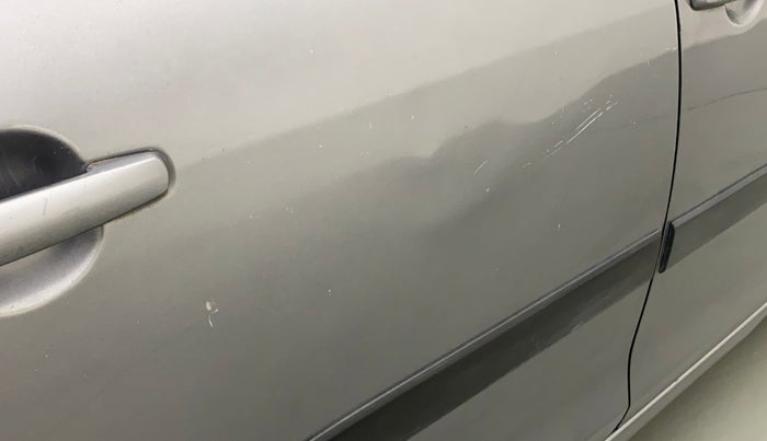 2013 Maruti Swift VXI, Petrol, Manual, 80,824 km, Right rear door - Minor scratches