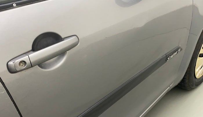 2013 Maruti Swift VXI, Petrol, Manual, 80,824 km, Driver-side door - Slightly dented
