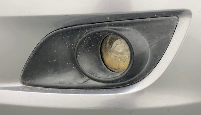 2013 Maruti Swift VXI, Petrol, Manual, 80,824 km, Left fog light - Not working