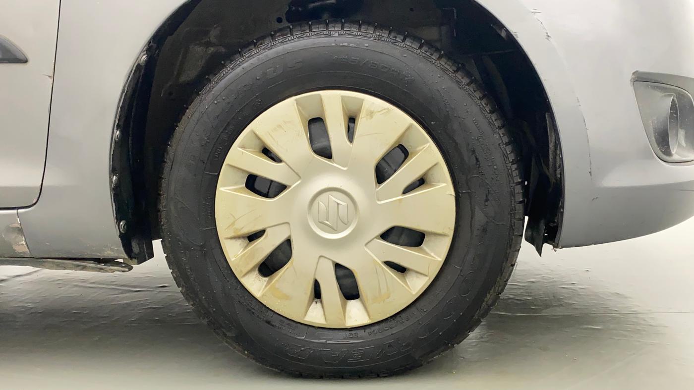 2013 Maruti Swift VXI, Petrol, Manual, 80,824 km, Right Front Wheel