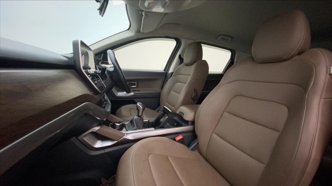 2019 Tata Harrier XZ 2.0L, Diesel, Manual, 43,879 km, Right Side Front Door Cabin