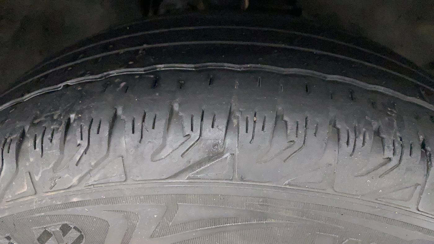 2019 Tata Harrier XZ 2.0L, Diesel, Manual, 43,879 km, Right Front Tyre Tread