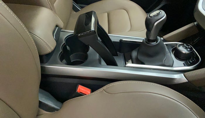 2019 Tata Harrier XZ 2.0L, Diesel, Manual, 43,879 km, Gear Lever