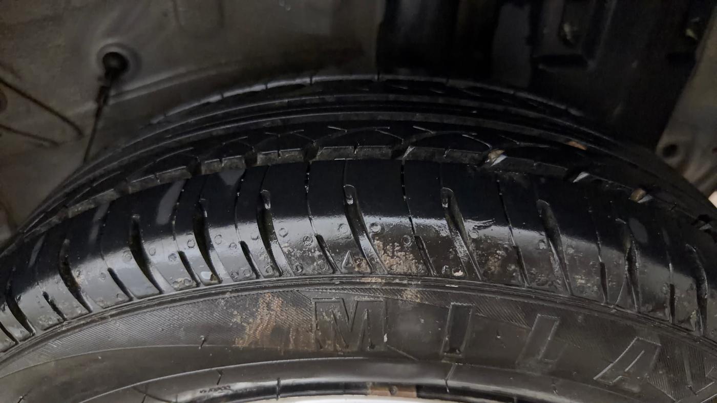 2018 Toyota Etios Liva V, Petrol, Manual, 33,406 km, Left Rear Tyre Tread