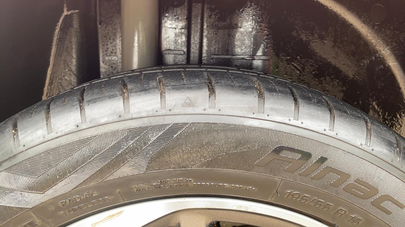 2021 Ford New Figo TITANIUM 1.5 PETROL AT, Petrol, Automatic, 29,519 km, Right Rear Tyre Tread