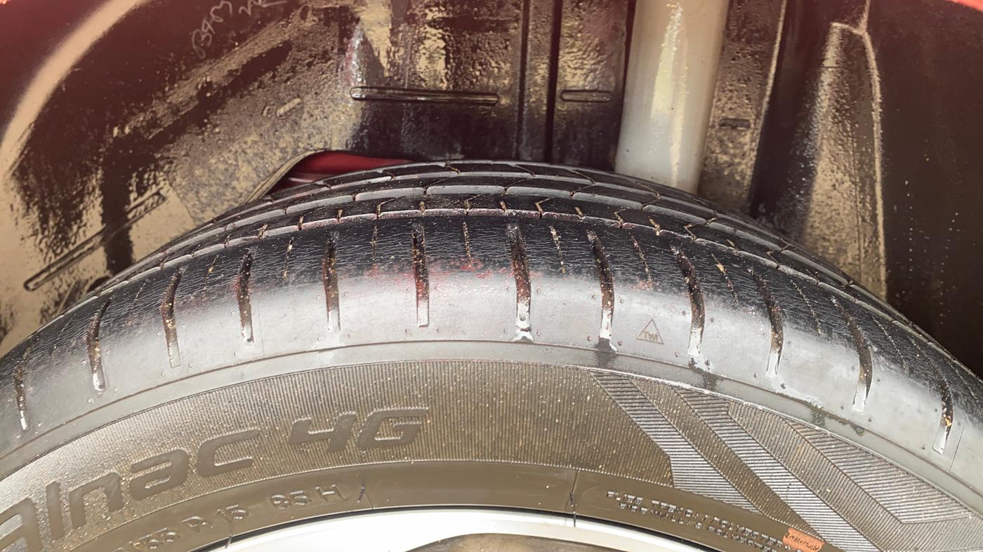 2021 Ford New Figo TITANIUM 1.5 PETROL AT, Petrol, Automatic, 29,519 km, Left Rear Tyre Tread