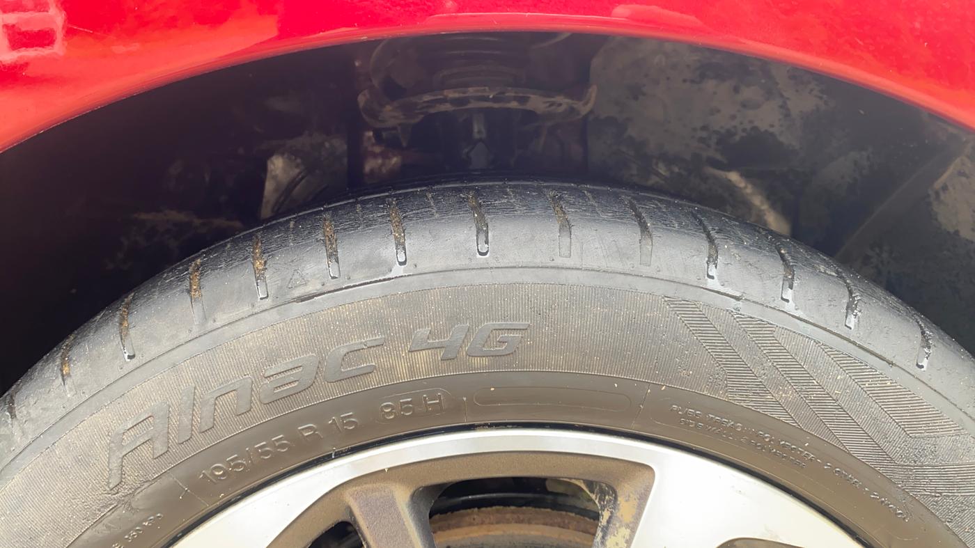 2021 Ford New Figo TITANIUM 1.5 PETROL AT, Petrol, Automatic, 29,519 km, Right Front Tyre Tread