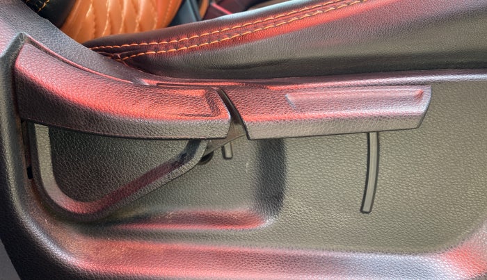 2023 KIA SONET HTX 1.5D IMT, Diesel, Manual, 64,299 km, Driver Side Adjustment Panel