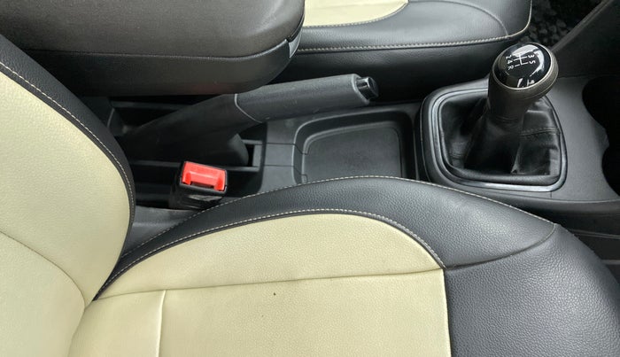 2018 Volkswagen Polo TRENDLINE 1.0L, Petrol, Manual, 69,331 km, Gear Lever