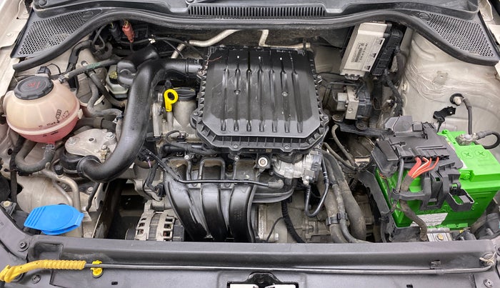 2018 Volkswagen Polo TRENDLINE 1.0L, Petrol, Manual, 69,331 km, Open Bonet