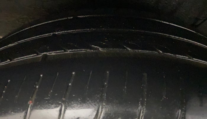 2014 Hyundai i20 SPORTZ 1.4 CRDI, Diesel, Manual, 75,389 km, Right Rear Tyre Tread