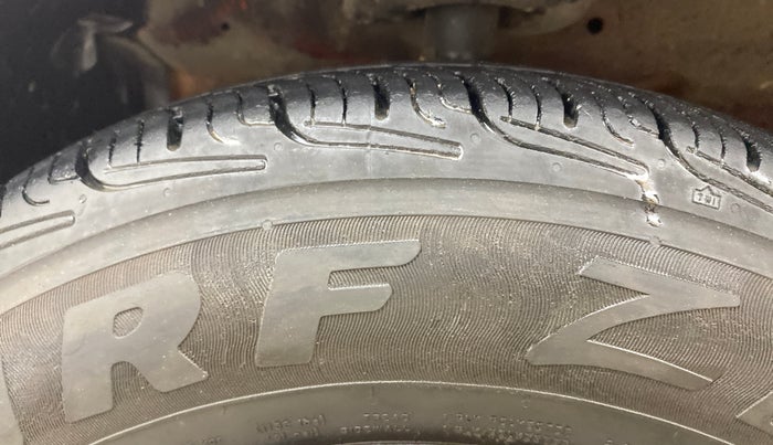 2017 Maruti Swift VDI, Diesel, Manual, 1,07,604 km, Left Front Tyre Tread