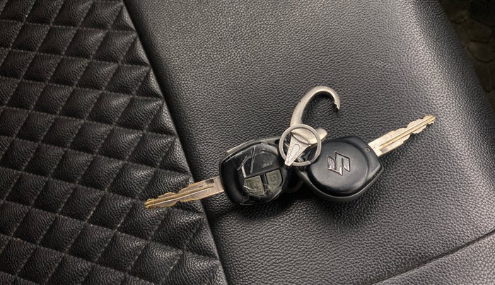 2017 Maruti Swift VDI, Diesel, Manual, 1,07,604 km, Key Close Up