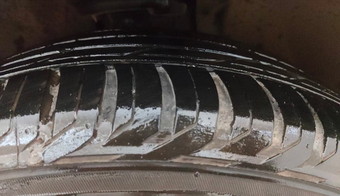 2018 Jeep Compass LIMITED 1.4 PETROL AT, Petrol, Automatic, 70,787 km, Right Front Tyre Tread