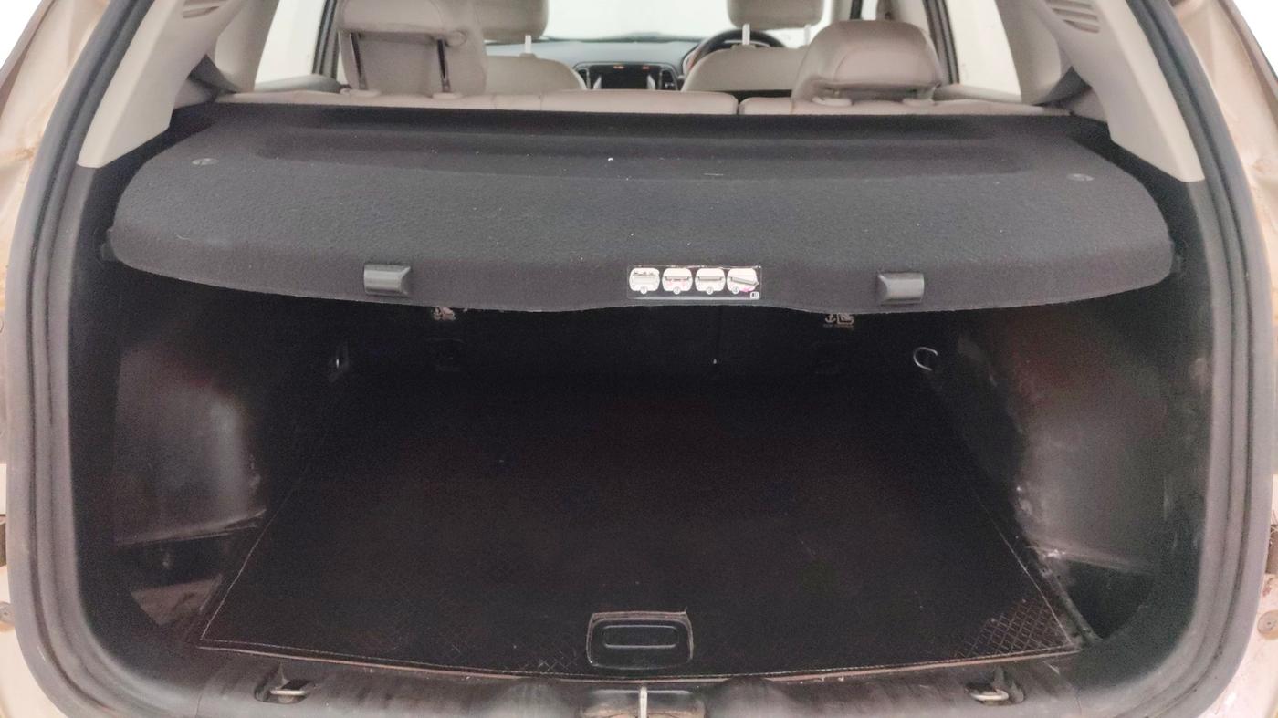 2018 Jeep Compass LIMITED 1.4 PETROL AT, Petrol, Automatic, 70,787 km, Boot Inside