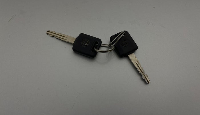 2017 Nissan Sunny XE D, Diesel, Manual, 86,028 km, Key Close Up