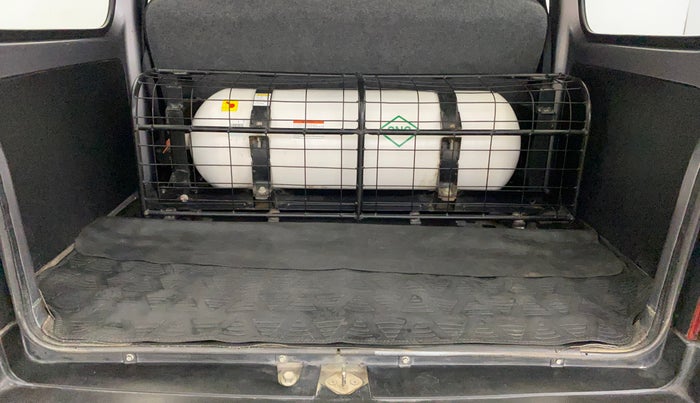 2023 Maruti Eeco 5 STR AC CNG, CNG, Manual, 38,005 km, Boot Inside